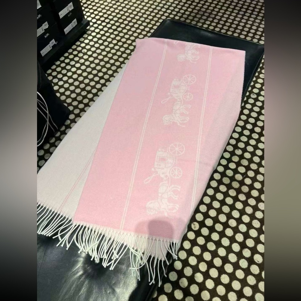 NWT!COACH Classic Horse And Carriage Oversized Muffler Scarf (COACH CK714)